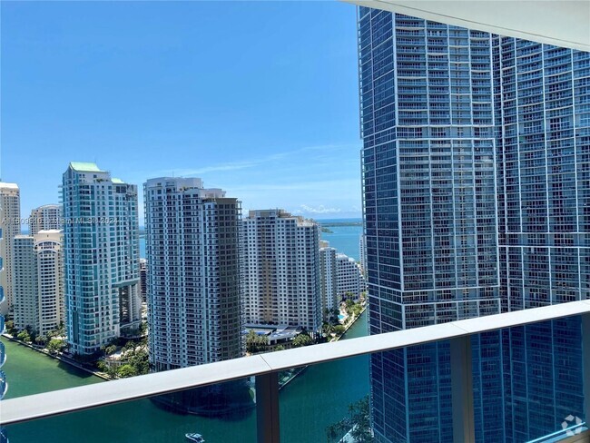 Building Photo - 200 Biscayne Blvd Way Unit 3303 Rental