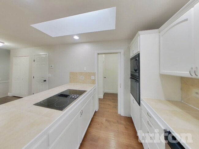 Photo - 302 3rd Ave SE