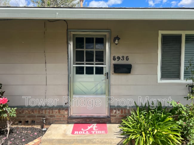 Photo - 8935 Leedy Ln