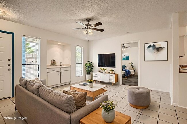 Building Photo - 905 Chisholm Cove