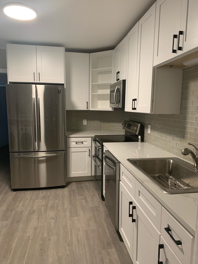 Newly renovated kitchen - 894 Ormewood Ave SE Unit 1