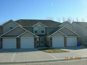 Building Photo - 2 bedroom, 2.5 baths townhouse with 1 car garage in Oak Valley Estates!