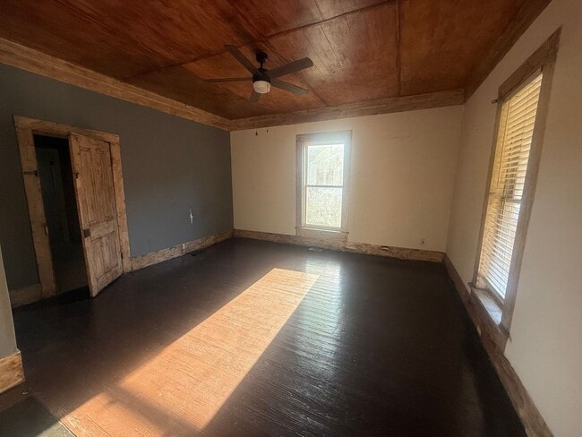 Photo - 102 Butler St