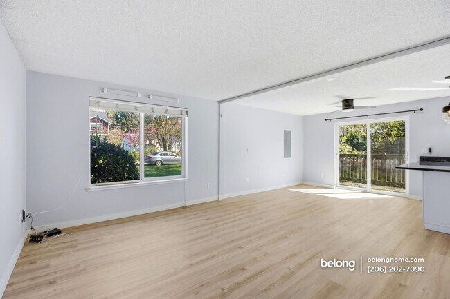 Photo - 9243 Palatine Ave N