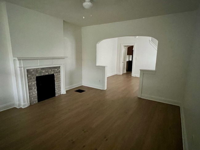 Photo - 897 Thomas Rd