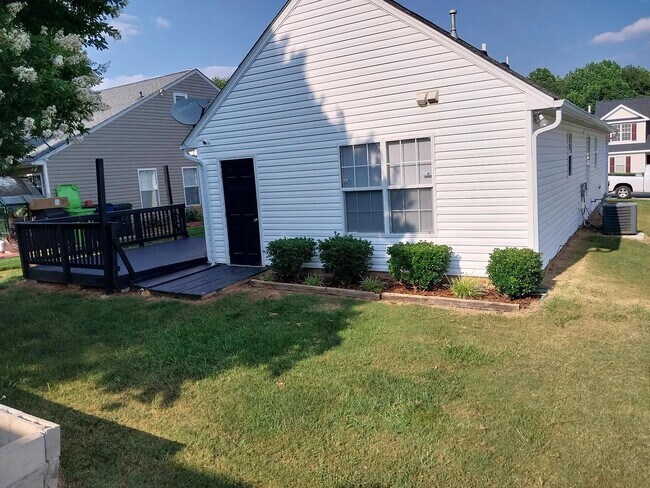 Photo - 1716 Pebble Ridge Dr