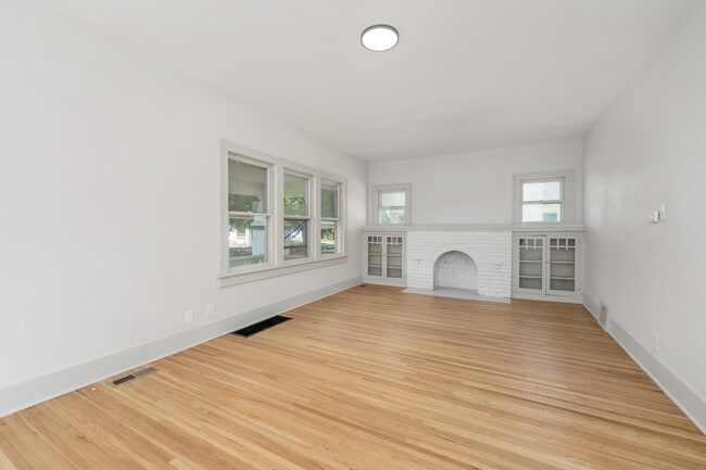 Photo - 156 S Estelle St