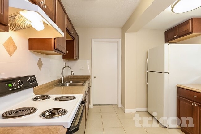 Photo - 10014 N Oklawaha Ave