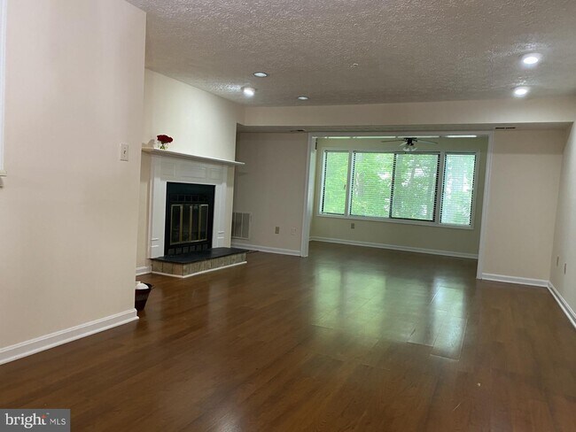 Photo - 110 Windbrooke Cir