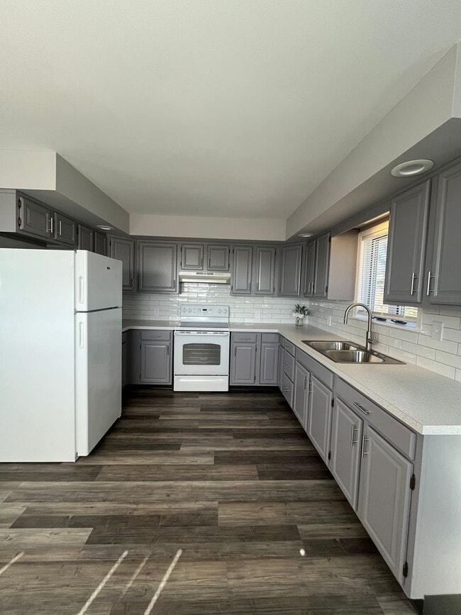 Photo - Spacious, bright and newly renovated 2nd-floor apartment available in Bath