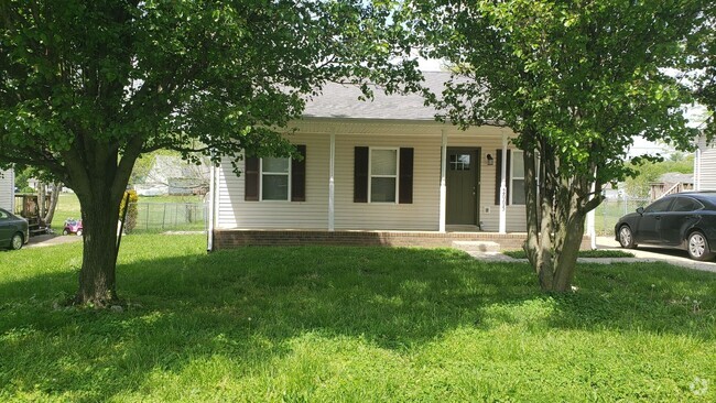 Building Photo - Cute and cozy on dead end street! Close to... Rental