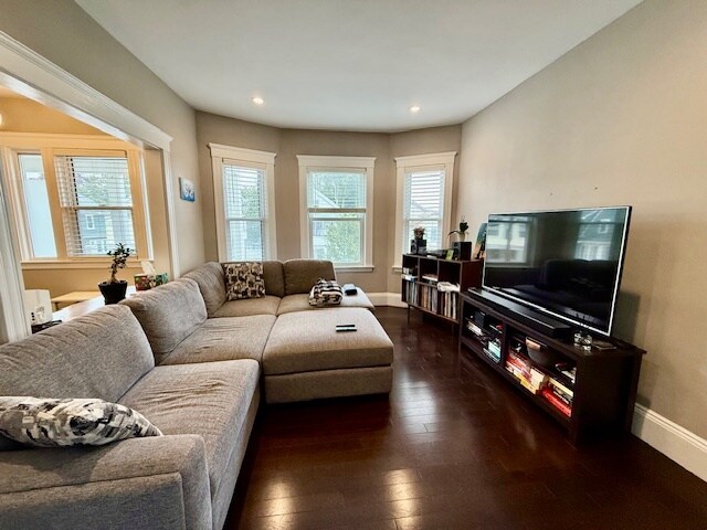 Building Photo - 14 Olcott St Unit 1 Rental