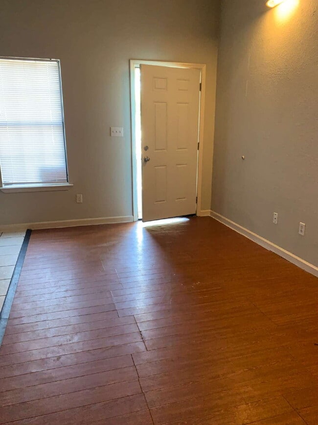 Photo - "Charming 1-Bedroom Retreat in Jonesboro's... Unidad F