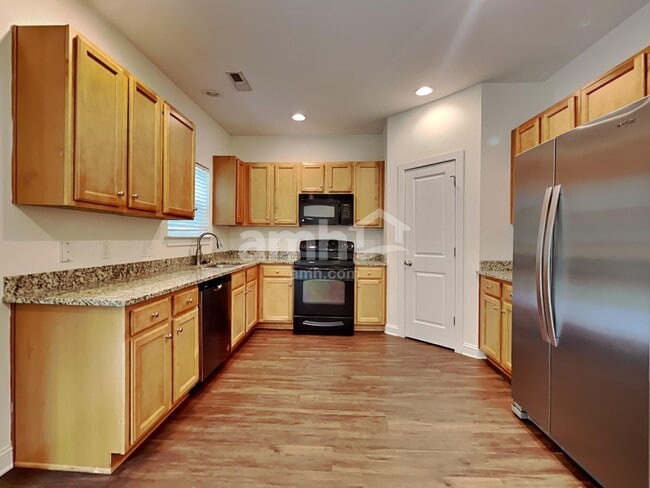 Photo - 423 Sablewood Dr House