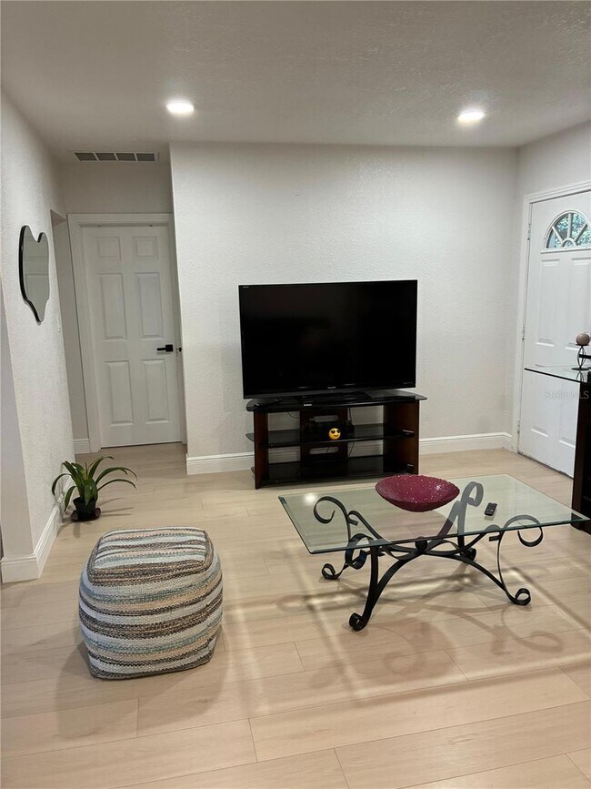 Photo - 6 N Orion Ave