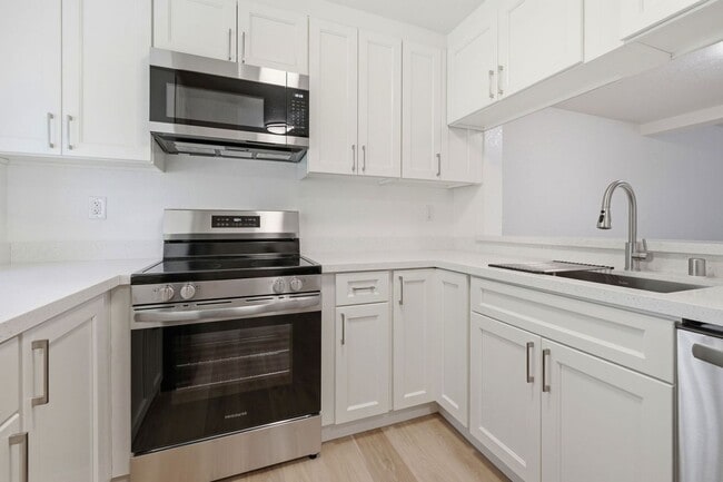 Photo - Beautiful Spacious 2-bedroom 1.5-Bath Townhome in Martinez!