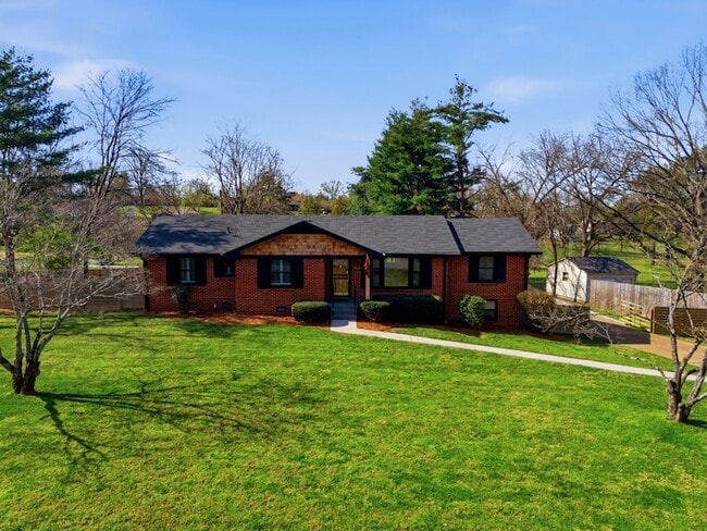 Photo - 2820 Donna Hill Dr