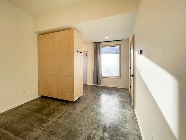 Photo - 1614 6th Ave Unidad 103