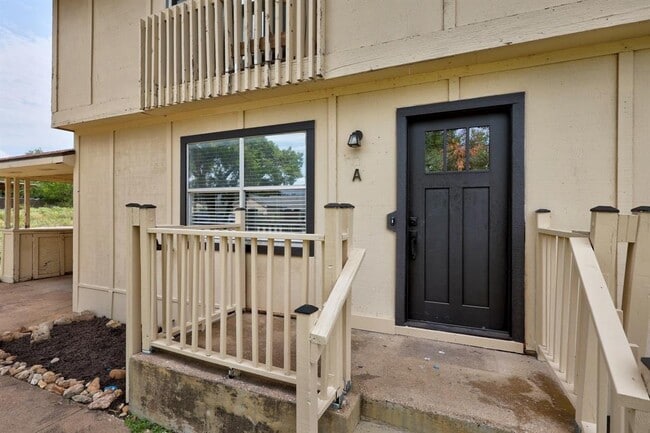 Photo - 5211 Thunderbird St