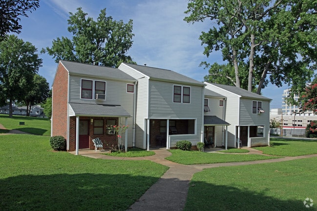 Photo - Tall Oaks Apartments