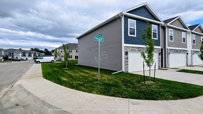 Photo - 523 Kinley Dr