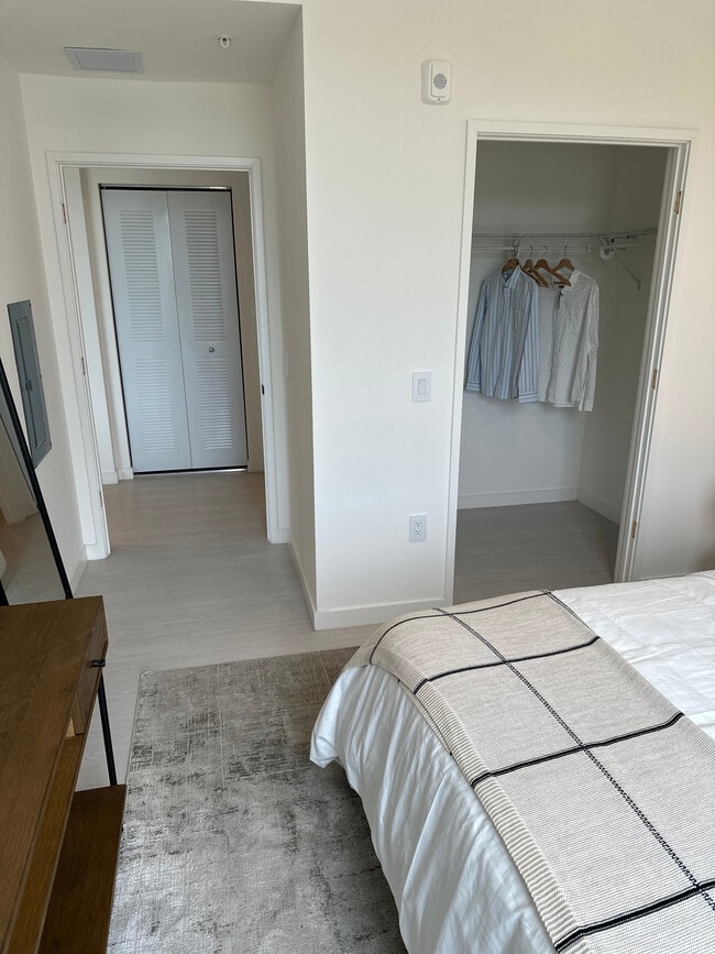 Photo - 20540 NW 17th Ave Unidad 2