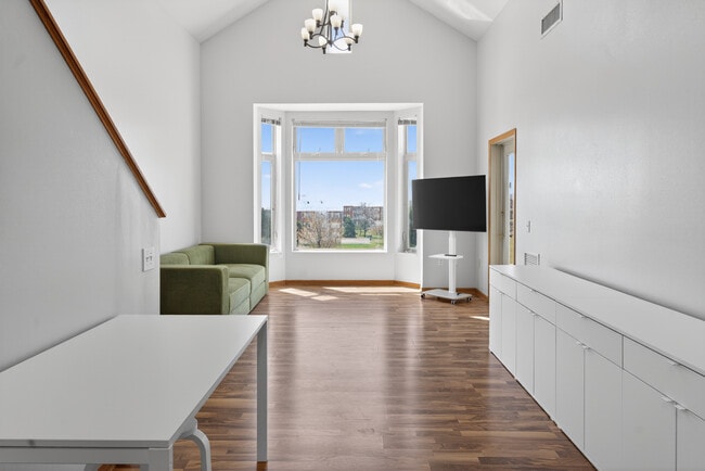 Building Photo - 301 Harbour Town Dr Unit 406