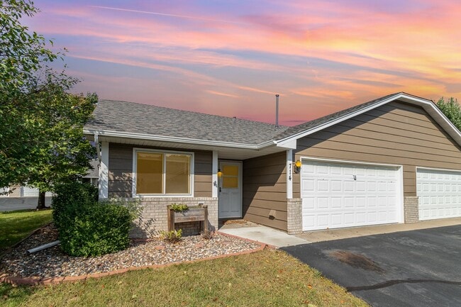 2 Bed | 1 Bath Updated One Level Home - 2 Bed | 1 Bath Updated One Level Home