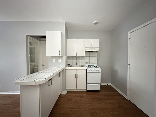 Photo - 4031 N Kenmore Ave Unit 302