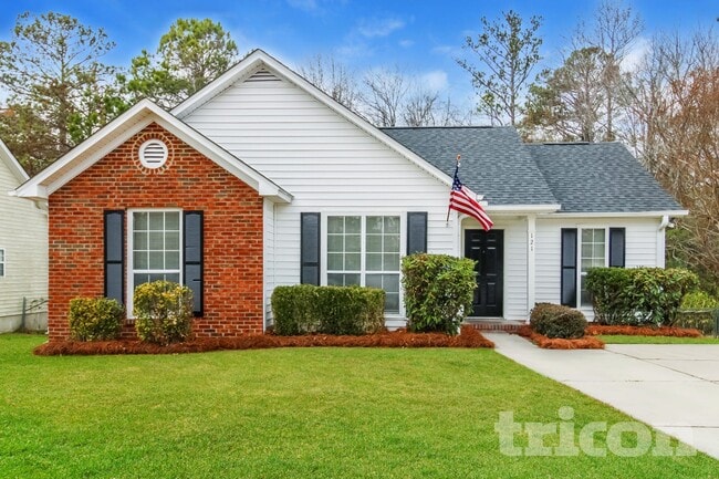 Building Photo - 121 Green Rose Rd