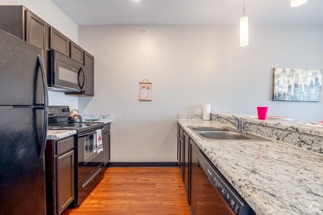 1BR, 1BA - 536SF - Kitchen - The Annex of Oshkosh
