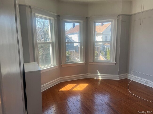 Building Photo - 41 S 12th Ave Unit 2nd Floor