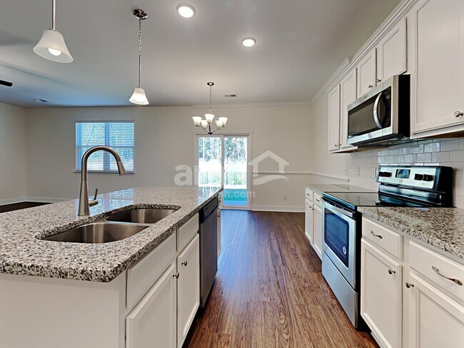 Photo - 986 Theodore Rd