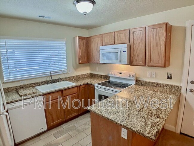 Photo - 2779 W 5525 S Unidad E-25