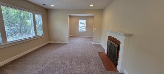 Photo - 2506 E 4th St