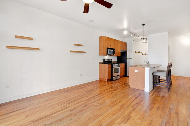 Photo - 1515 S Halsted St