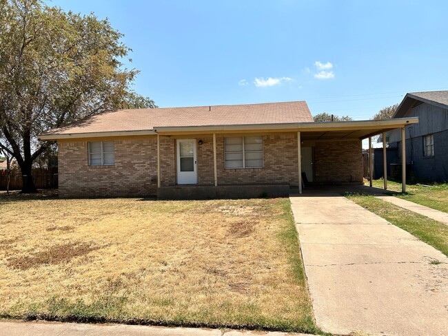 3Bed/2Bath in LISD| New Flooring and large... - 3Bed/2Bath in LISD| New Flooring and large... Casa