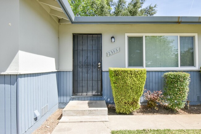 Photo - 2351-55 Unidad 2355-20