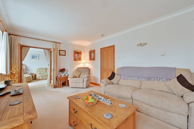 Photo - 6408 Berwickshire Way