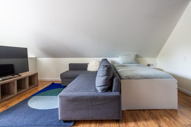 Photo - 4327 N Western Ave Unit ID1047957P