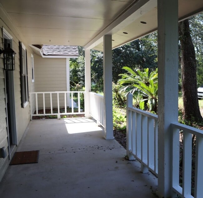 Photo - 3/2 Rental on a Roomy 1 Acre Lot!