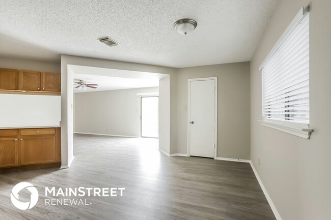 Photo - 6303 Beech Trail Dr