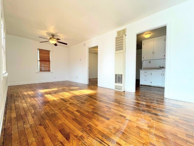 Photo - 1 bedroom house with fenced in yard