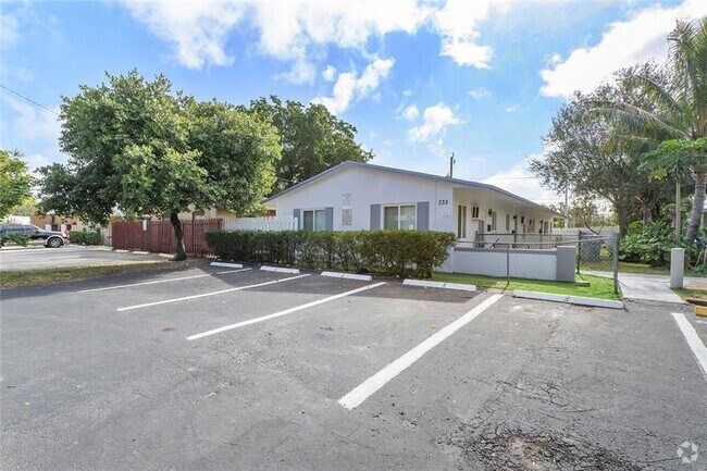 Building Photo - 332 SW 2nd Pl Unit 3 Rental