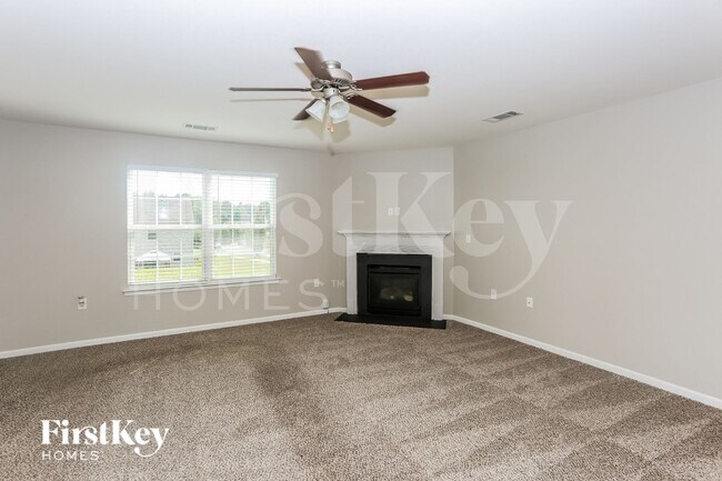 Photo - 2885 Village Center Dr