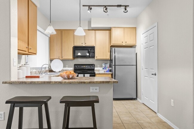 Adiamo Palm Valley Apartments, Goodyear, AZ - Adiamo Palm Valley