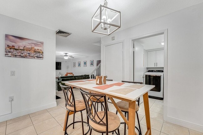 Photo - 2439 24th Way Unidad 2439