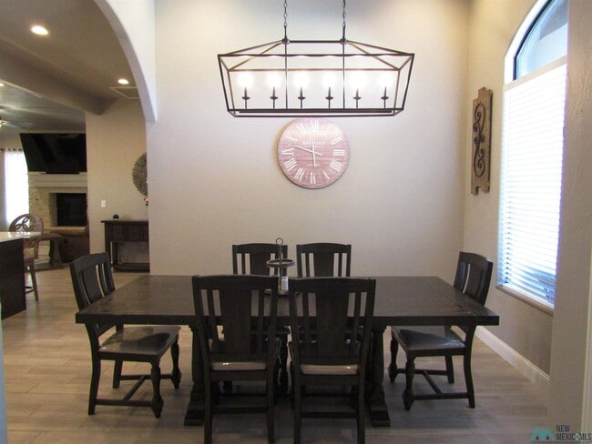 Photo - 1525 W Mahone Dr