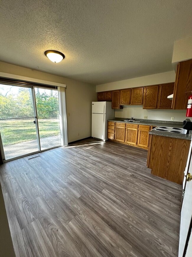 Photo - 2820-2822 Beverly Hills Dr Unit 2820