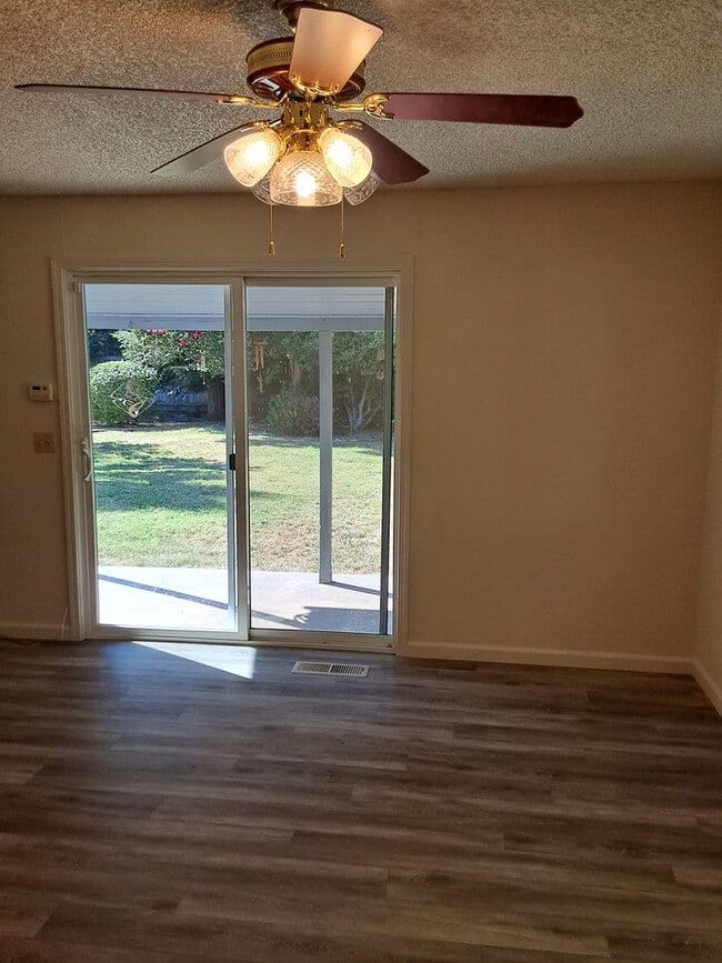 Photo - 3 bed/1.5 bath on large corner lot